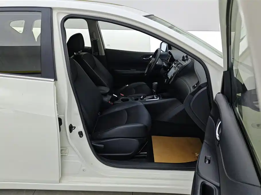 Nissan Tiida 2015 — фото 8