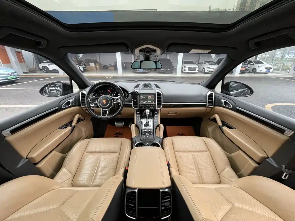 Porsche Cayenne 2015 — фото 10