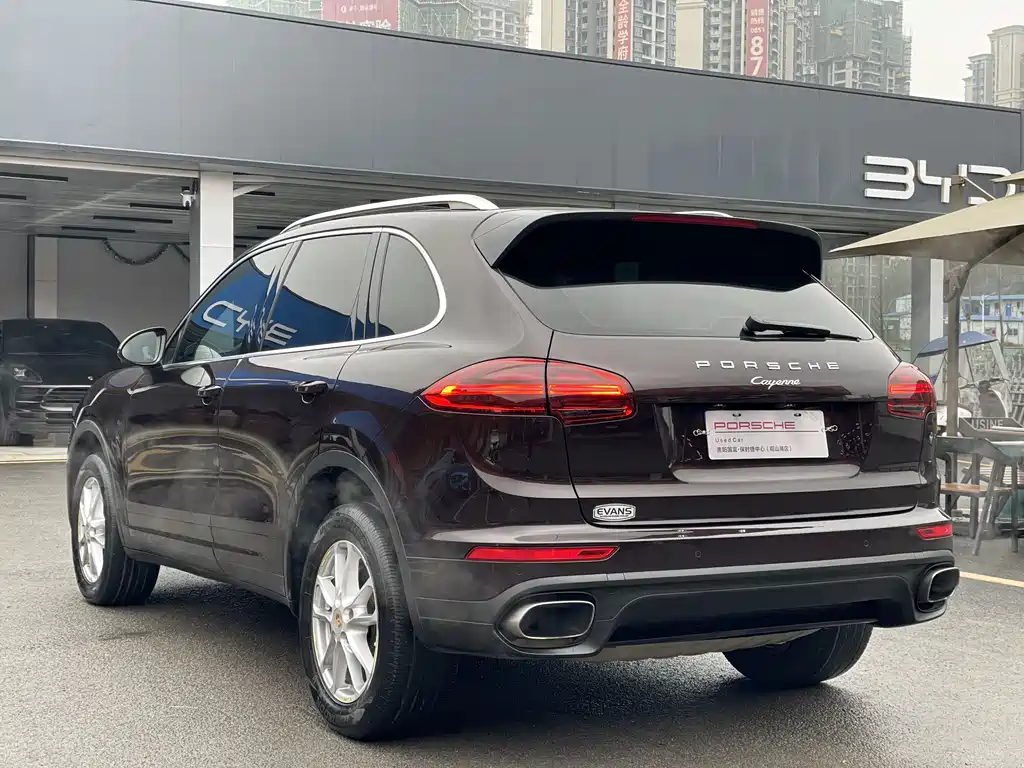 Porsche Cayenne 2015 — фото 18