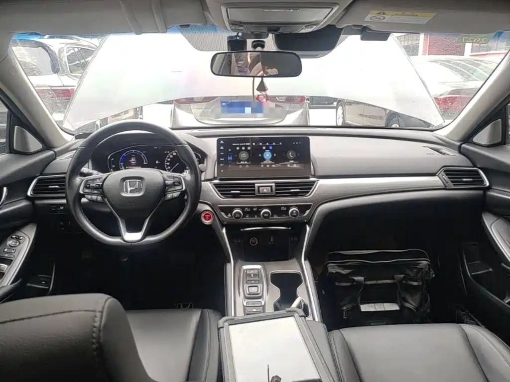 Honda Accord 2023 — фото 10