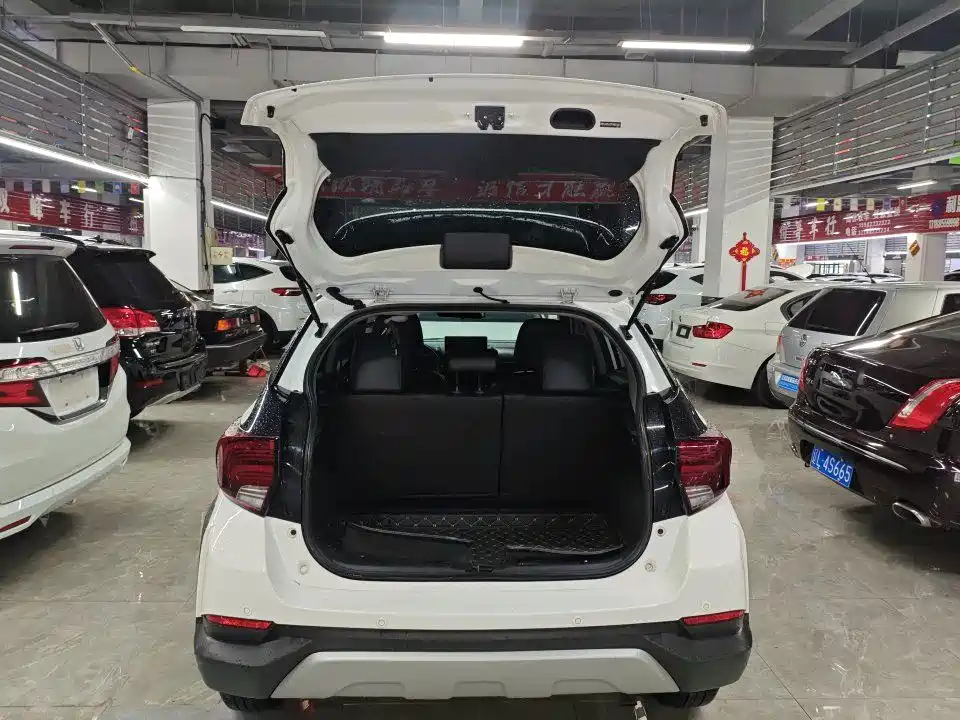 Toyota Yaris L 2022