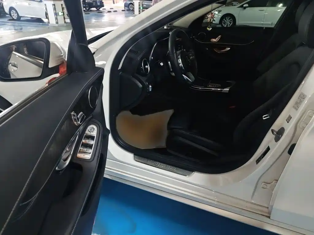 Mercedes-Benz C-Class 2020 — фото 14