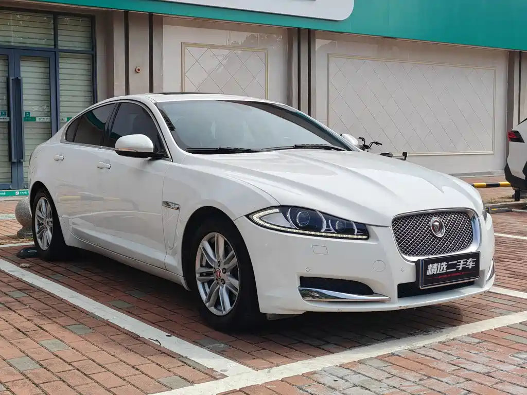 Jaguar XF 2016 — фото 3