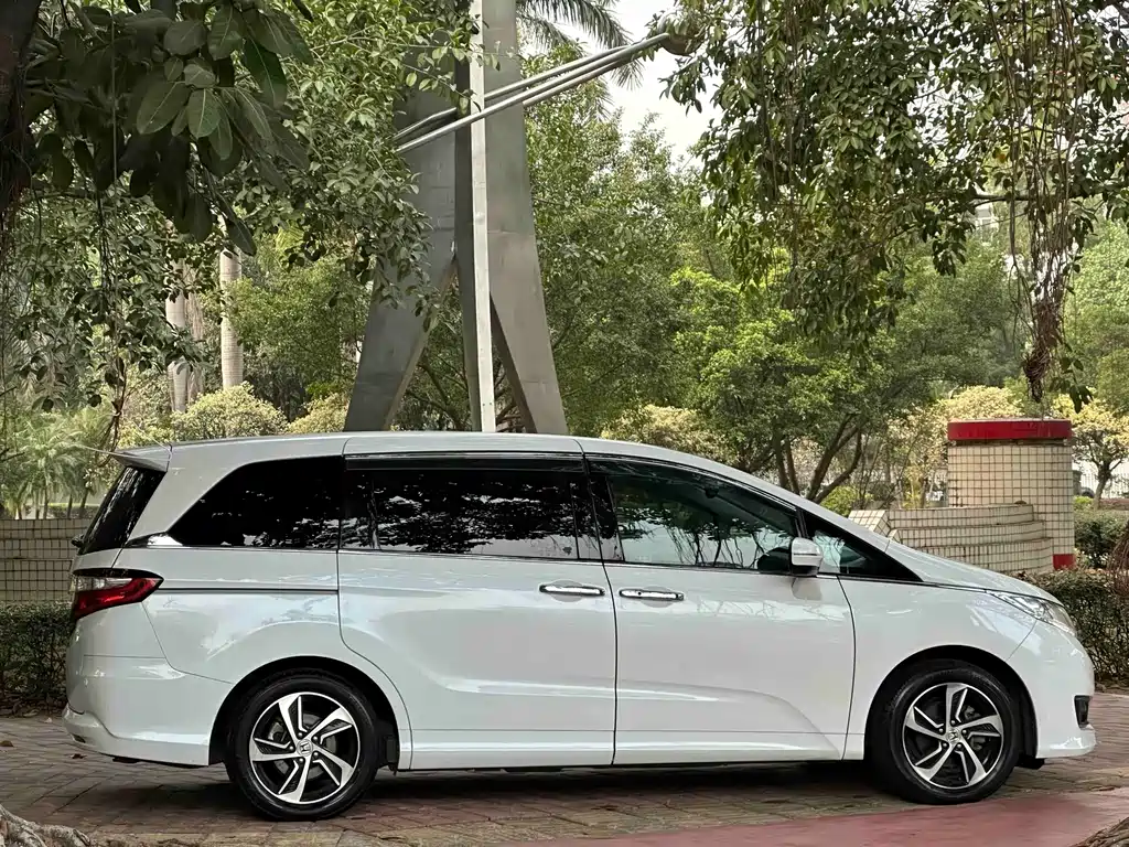 Honda Odyssey 2015 — фото 5