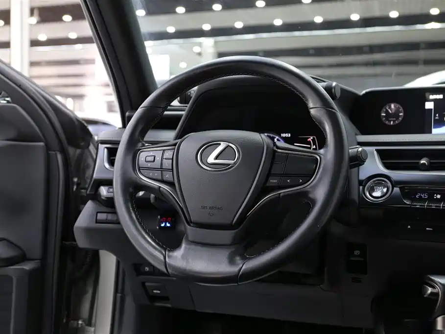 Lexus UX 2022 — фото 11