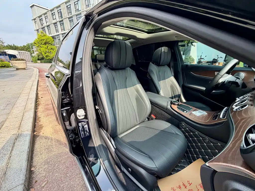 Mercedes-Benz E-Class 2020 — фото 13