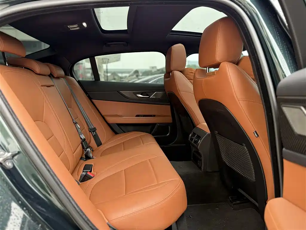 Jaguar XEL 2025 — фото 16