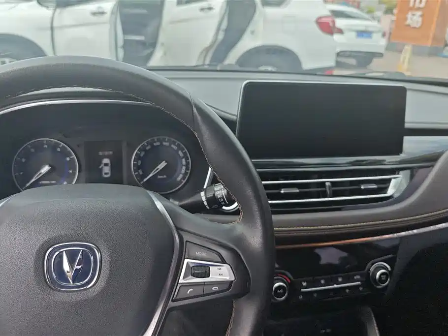 Changan Eado DT 2018 — фото 12
