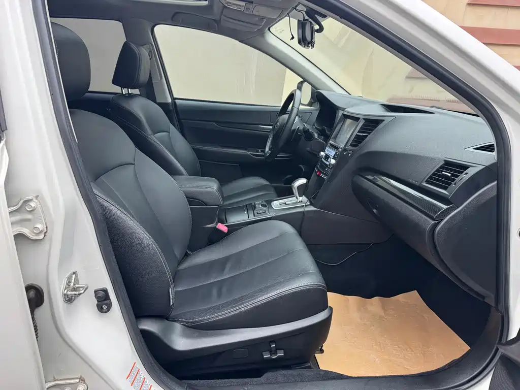 Subaru Outback 2013 — фото 18