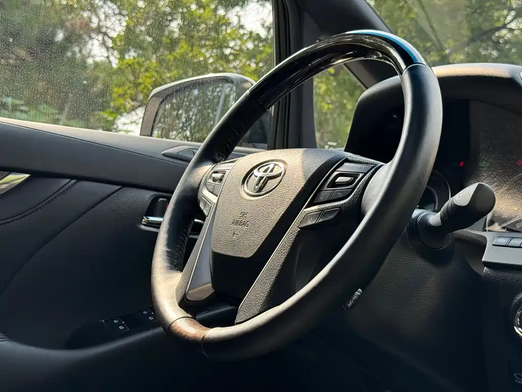 Toyota Alphard 2021 — фото 15