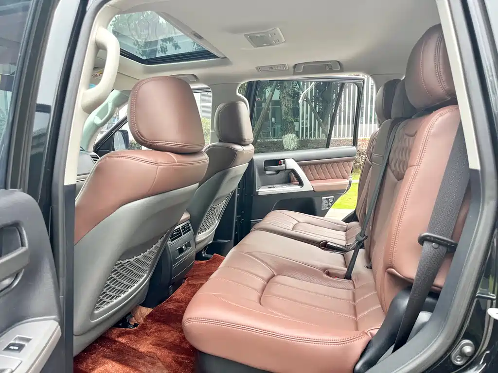 Toyota Land Cruiser 2019 — фото 11