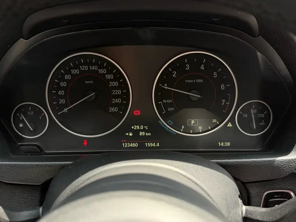 BMW 3 Series 2019 — фото 10