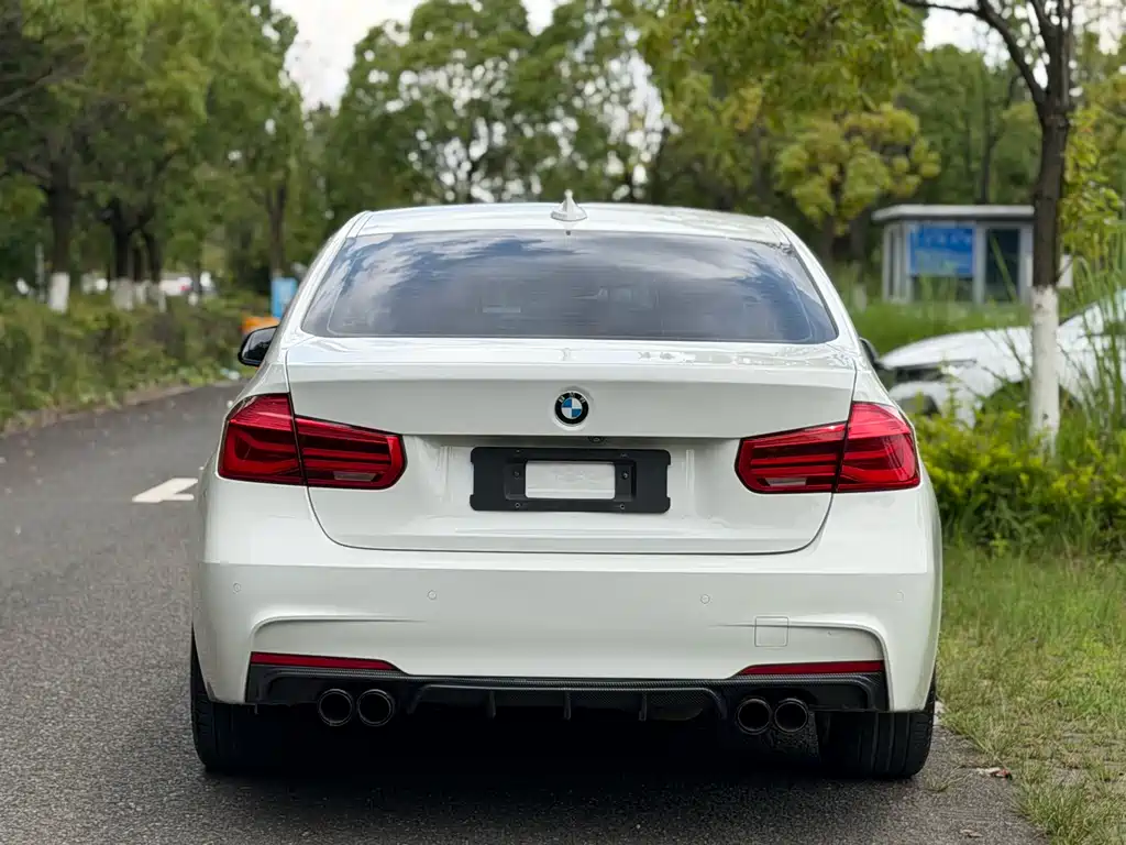 BMW 3 Series 2019 — фото 22