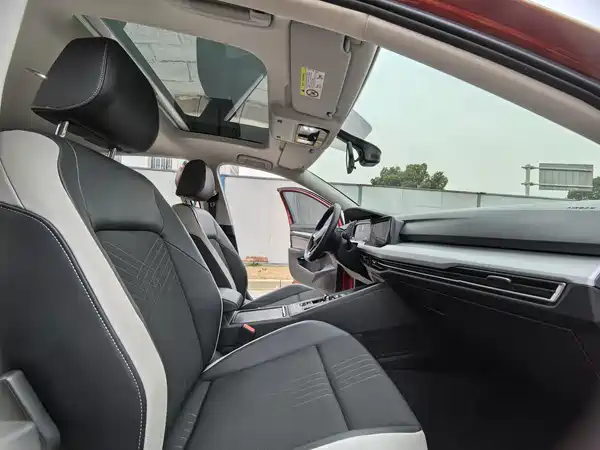 Volkswagen Golf 2021