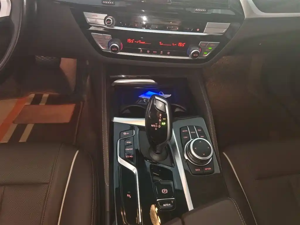 BMW 5 Series 2022 — фото 14