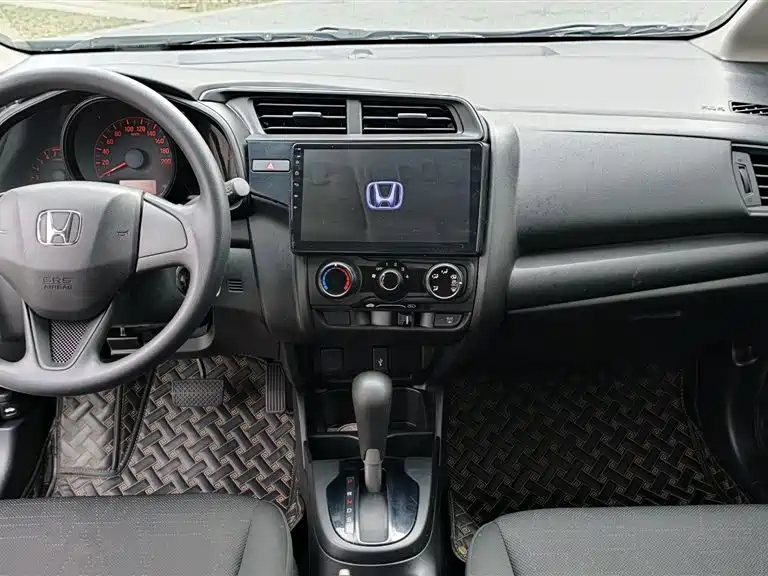 Honda Fit 2018 — фото 8