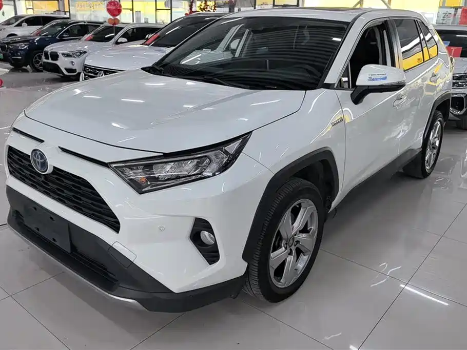 Toyota RAV4 2020 — фото 1