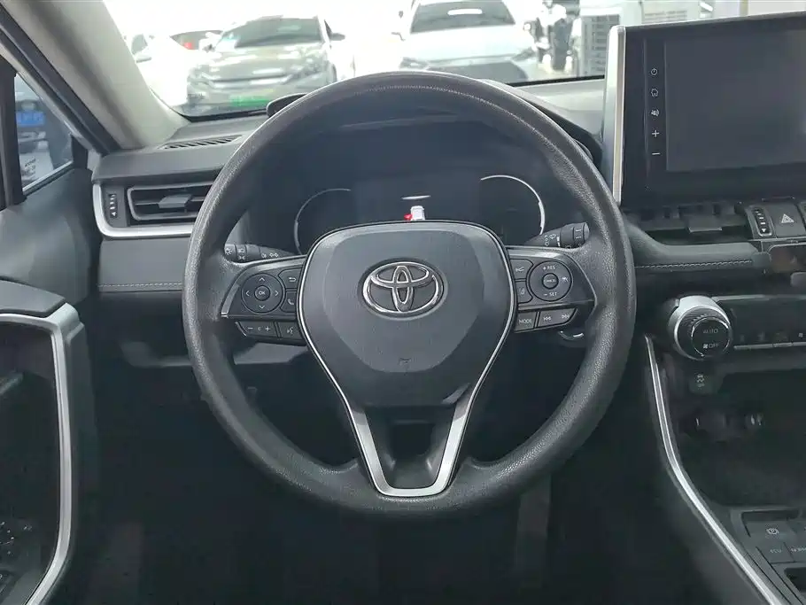 Toyota RAV4 2020 — фото 15