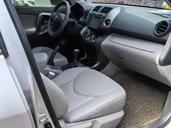 Toyota RAV4 2009