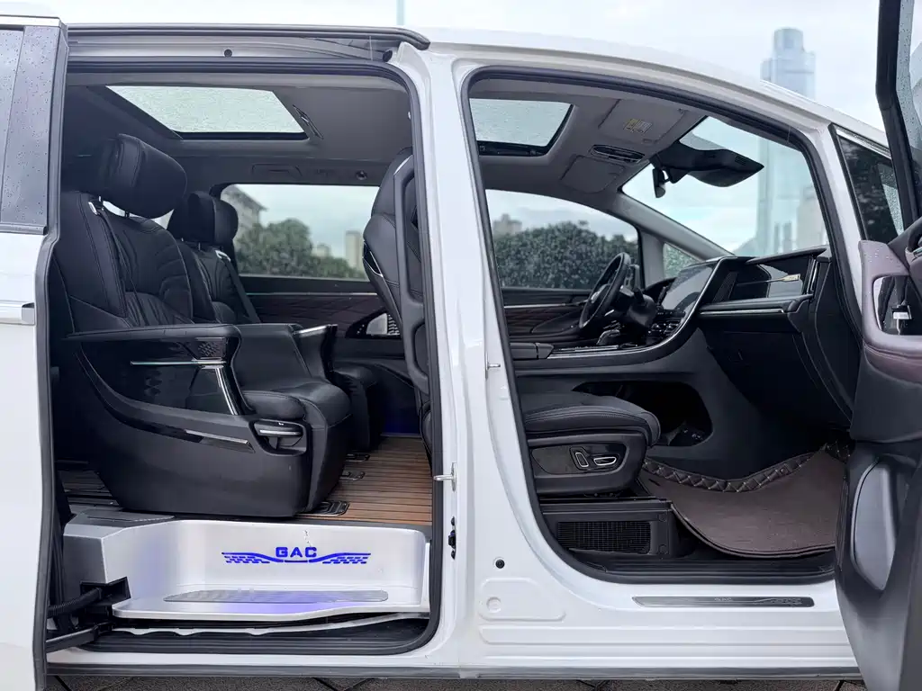 GAC Motor Trumpchi M8 2023 — фото 13