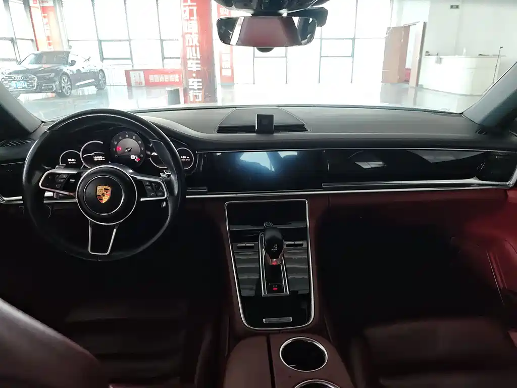 Porsche Panamera 2018