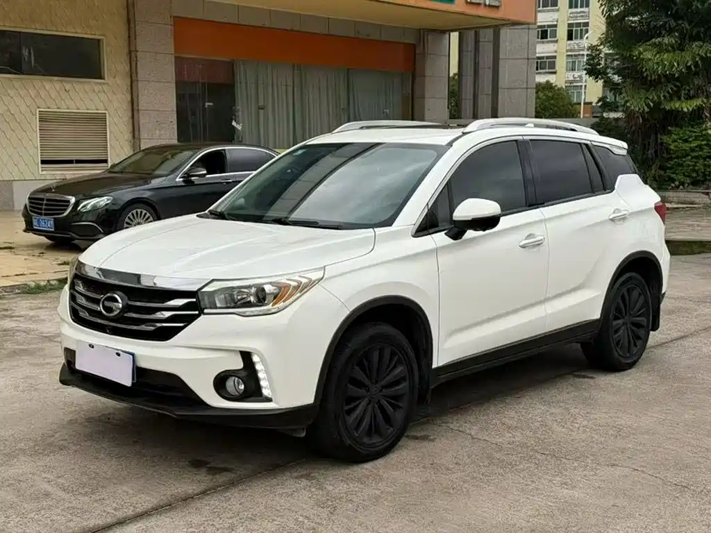 GAC Trumpchi GS4 2017 — фото 1