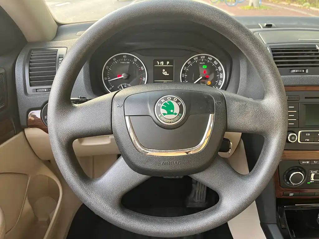 Skoda Octavia 2013 — фото 14