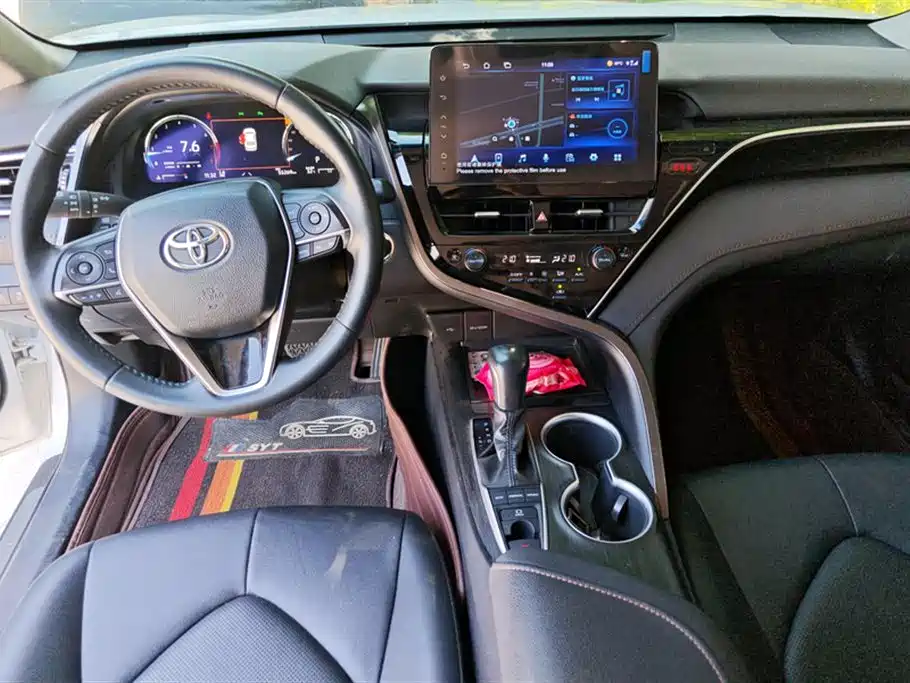 Toyota Camry 2024 — фото 12