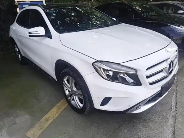 Mercedes-Benz GLA 2015