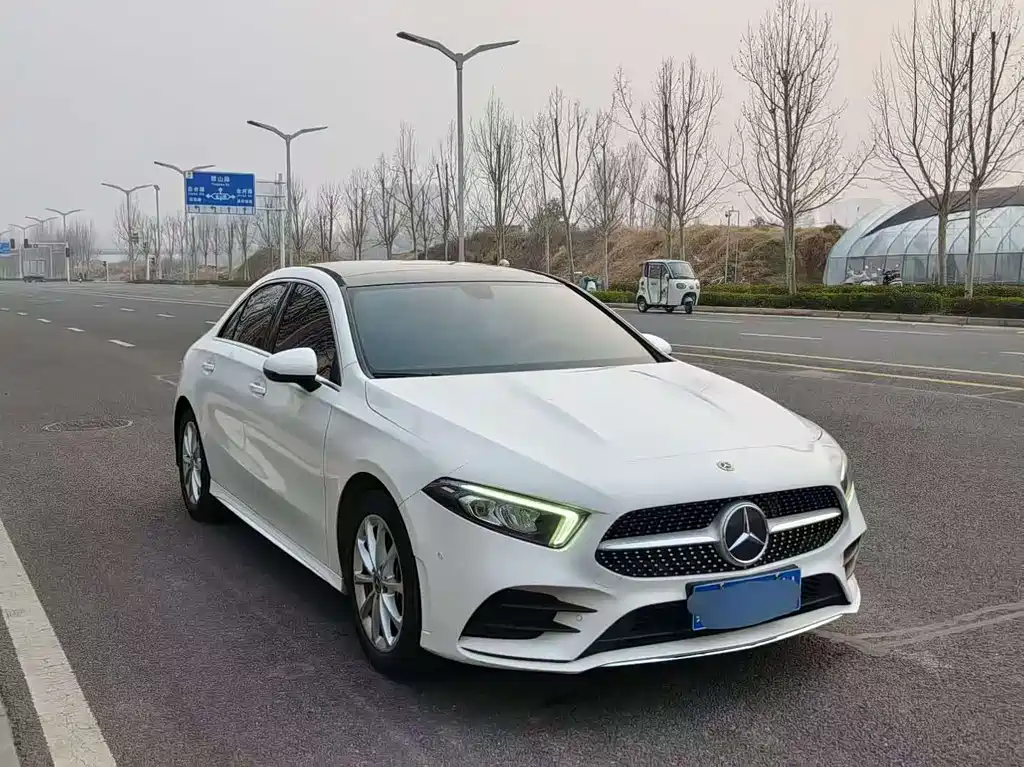 Mercedes-Benz A-Class 2021 — фото 3