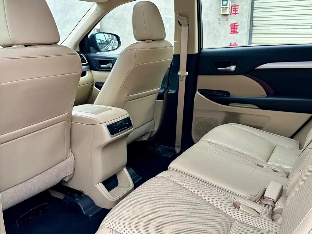 Toyota Highlander 2015 — фото 9