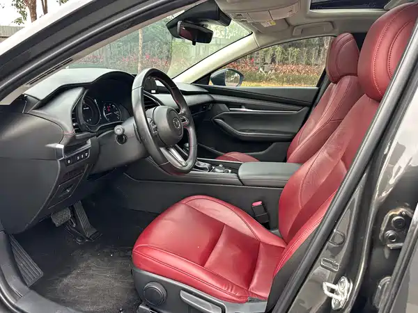Mazda 3 Axela 2022