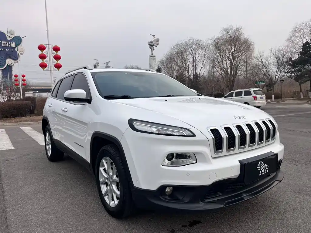 Jeep Cherokee 2016 — фото 3
