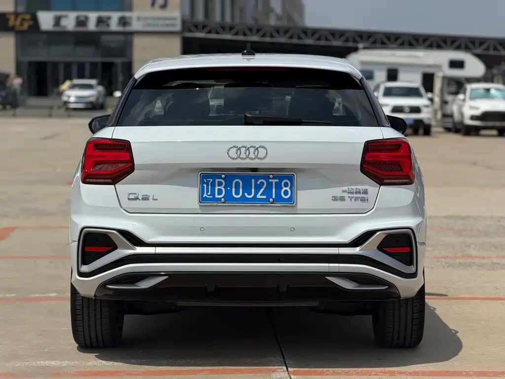 Audi Q2L 2022 — фото 4