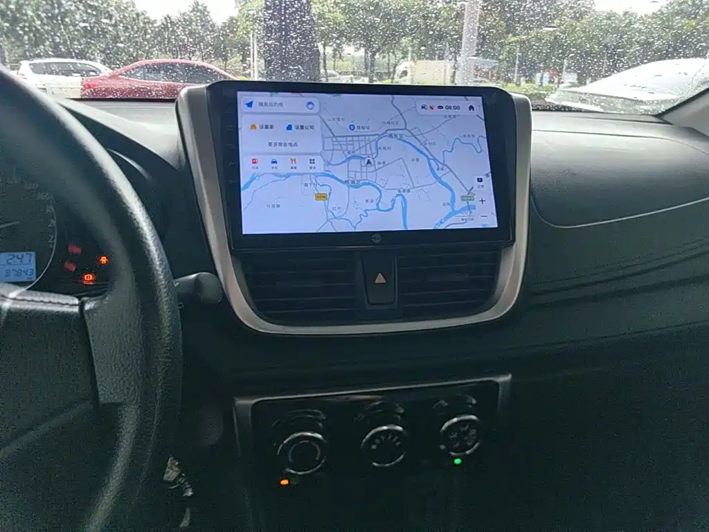 Toyota Yaris L 2016 — фото 13