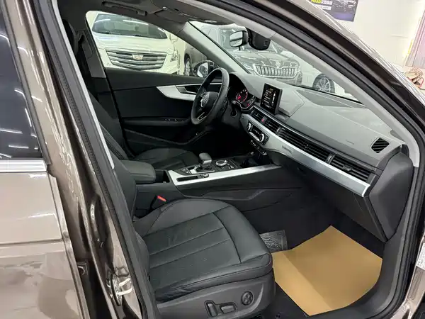 Audi A4L 2018