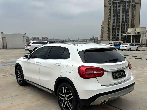 Mercedes-Benz GLA 2016