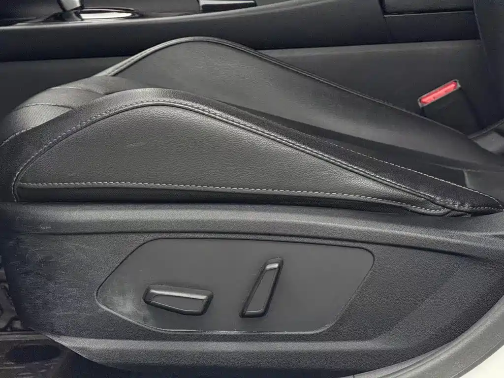 Hyundai Elantra 2023 — фото 17