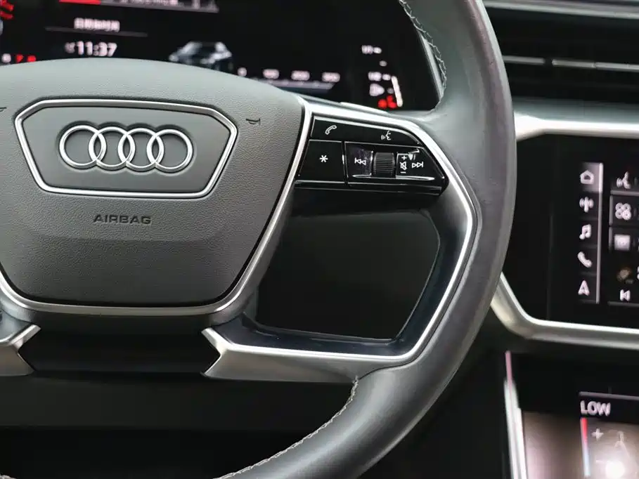 Audi A7L 2023 — фото 17