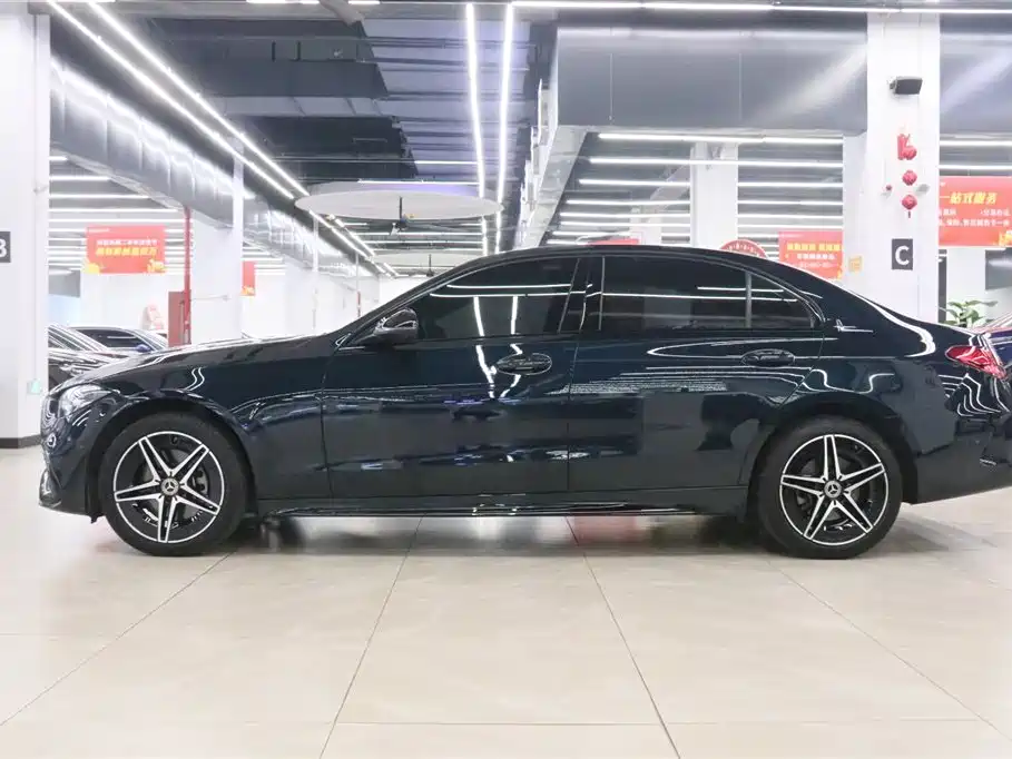 Mercedes-Benz C-Class 2023 — фото 3