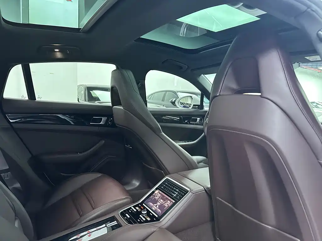 Porsche Panamera 2017 — фото 18