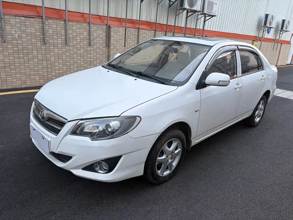 Toyota Corolla 2016 — фото 1