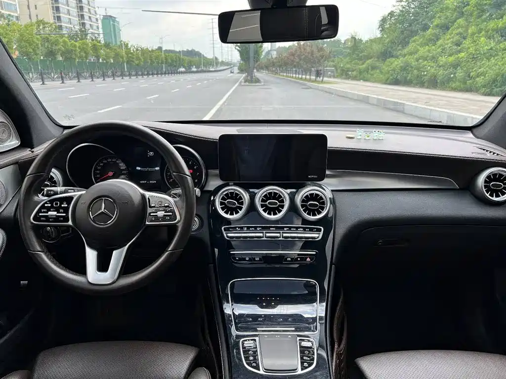Mercedes-Benz GLC 2020 — фото 11