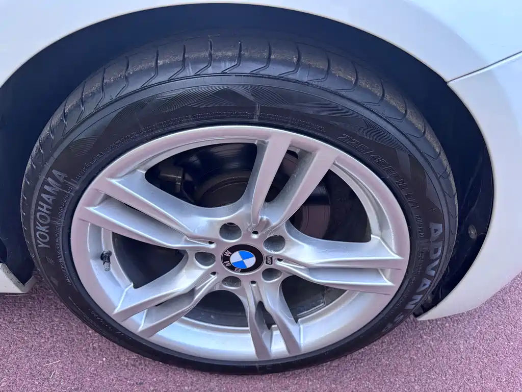 BMW 3 Series 2017 — фото 17