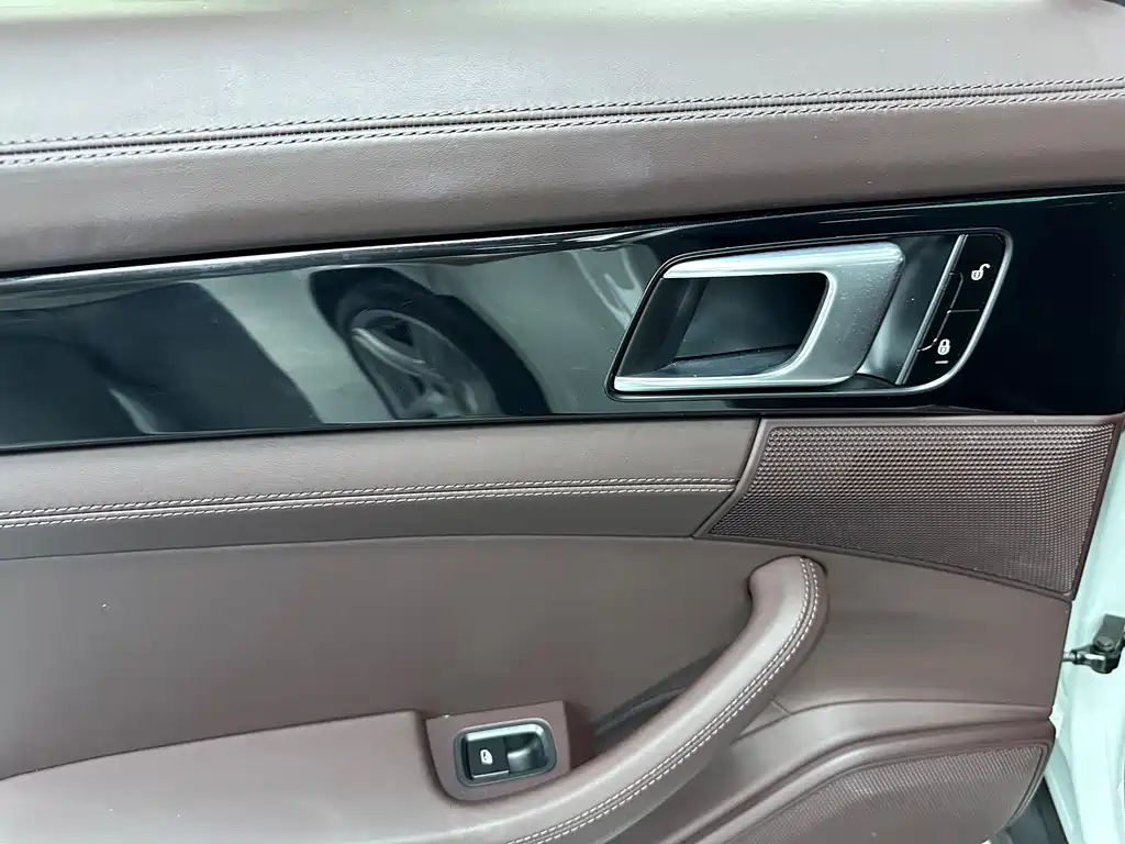 Porsche Panamera 2017 — фото 13