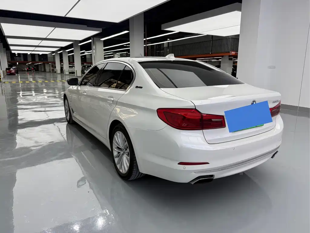 BMW 5 Series New Energy 2019 — фото 17