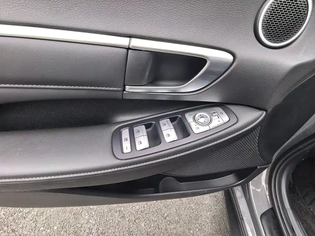 Hyundai Sonata 2020 — фото 23