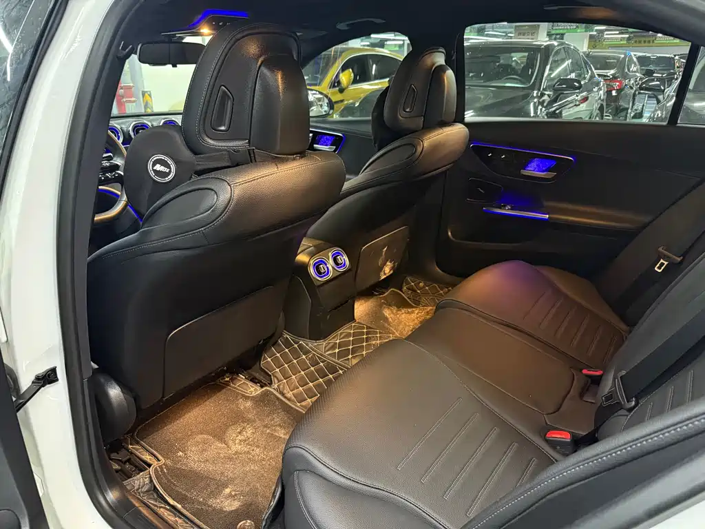 Mercedes-Benz C-Class 2023 — фото 10