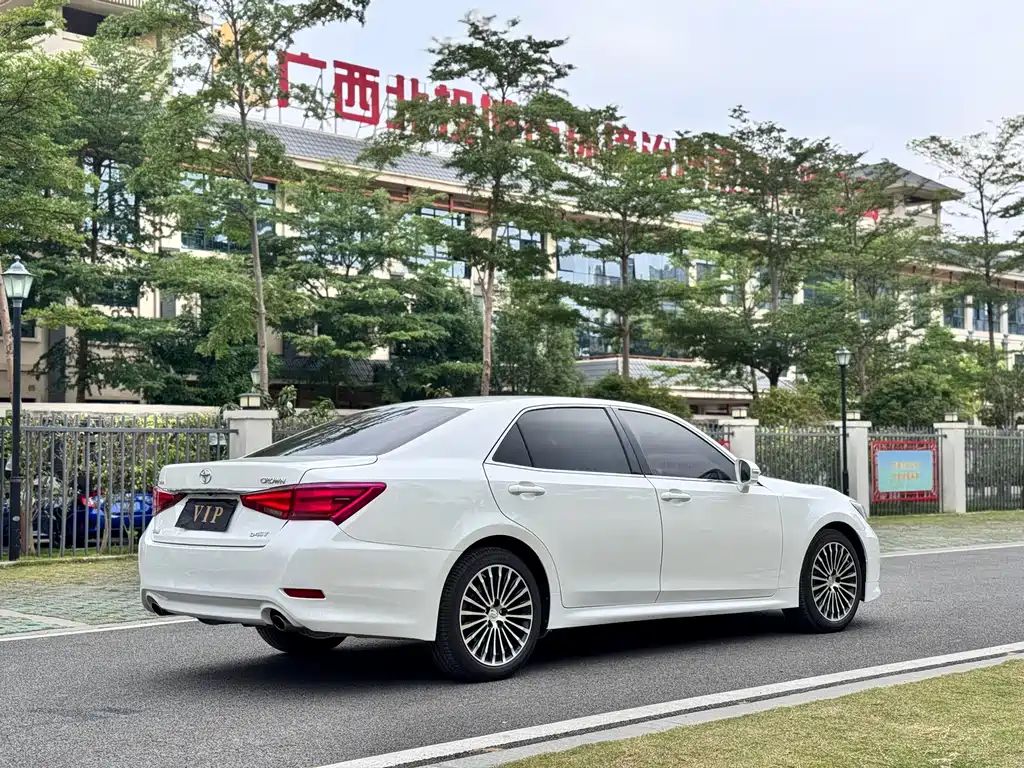 Toyota Crown 2019 — фото 21