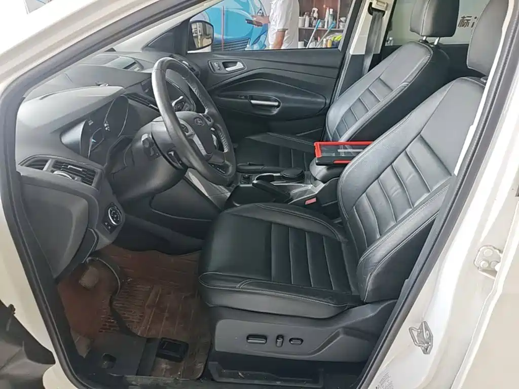 Ford Kuga 2015 — фото 15